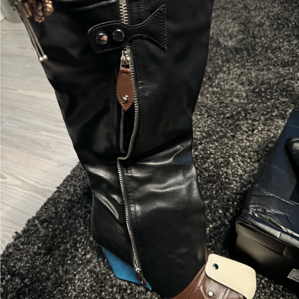 Color block boots - Picture 3 of 8